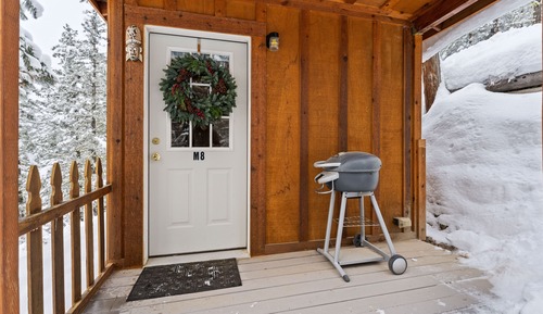Pink Lady Adventure Studio Cabin Shared Bath
