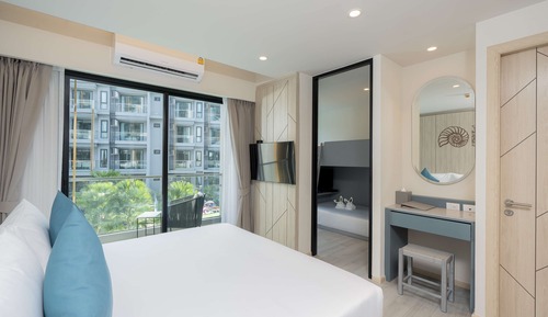 Family Suite, 1 Twin Bed, Non Smoking, Balcony (Living Room)