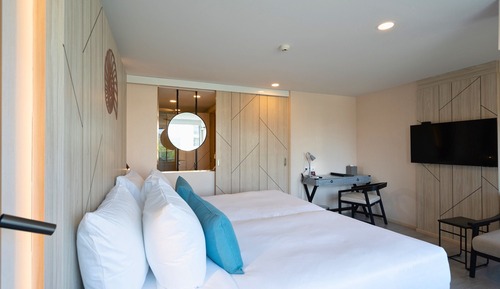 Deluxe Room, 2 Twin Beds, Balcony, Pool View (Balcony )