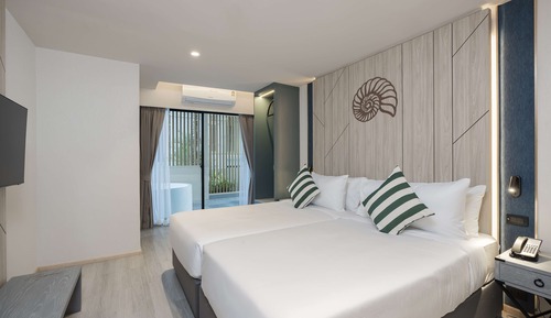 Suite, Multiple Beds, Non Smoking, Terrace (Living Room)