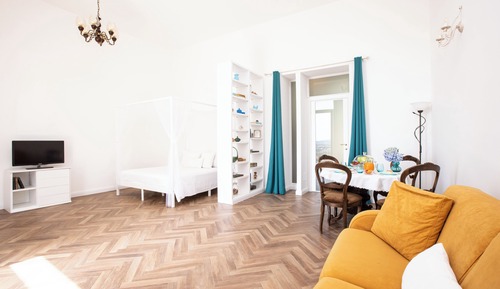 Studio Suite, Sea View