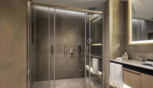 Royal Penthouse, Multiple Beds