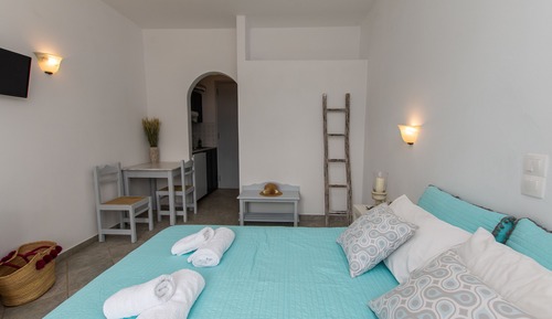 Deluxe Studio, 1 Queen Bed