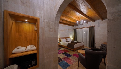 Superior Suite With Spa Bath And Terrace