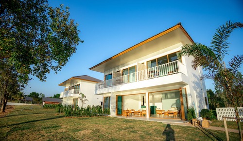 Deluxe Room, 1 King Bed, Lake View