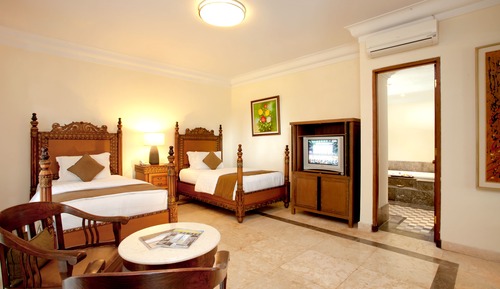 2 Bed Rooms Manggar Villa Pool View