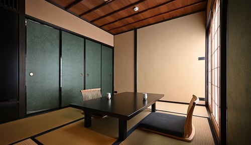 Premium Suite, Courtyard Area