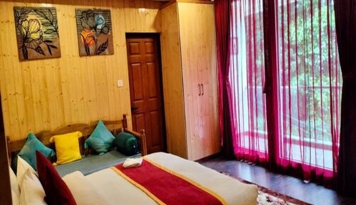 Premium Room with Mountain and Pine Forest View