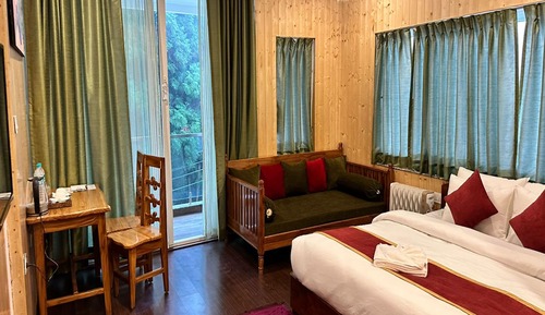Deluxe room with mountain view