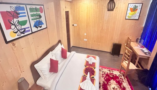 Premium Room with Mountain & Forest View