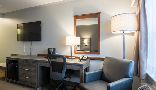 Family Suite (Drive Up)