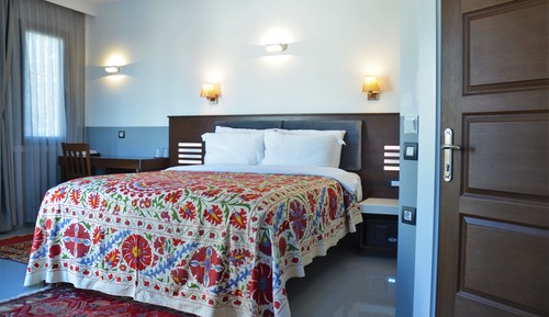 Deluxe Double Room, 1 Queen Bed, Valley View