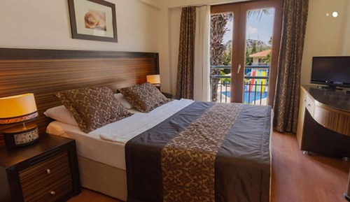 Classic Room with French Balcony