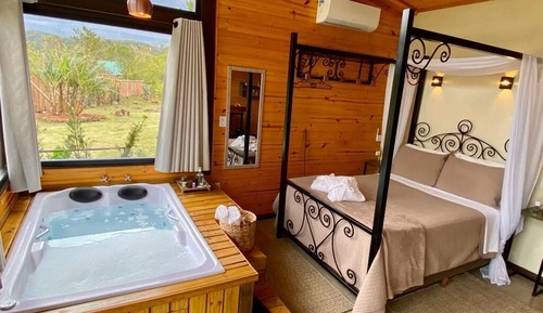 Luxury Chalet, Jetted Tub, Mountain View