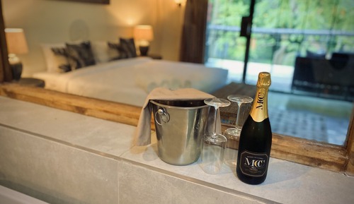 Luxury Room, 1 King Bed, Resort View