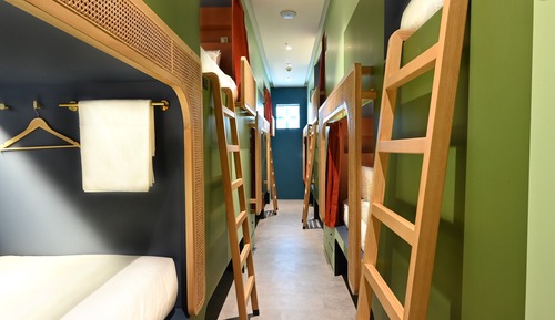 Shared Dormitory, Men only