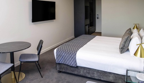 Deluxe Room, 1 King Bed