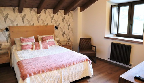 Premium Apartment, 1 Queen Bed, Kitchen, Mountain View