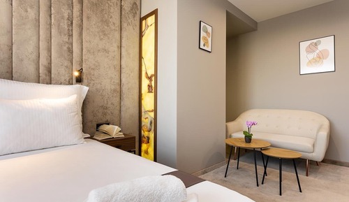 Deluxe Double or Twin Room