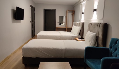 Deluxe Triple Room, Non Smoking, City View
