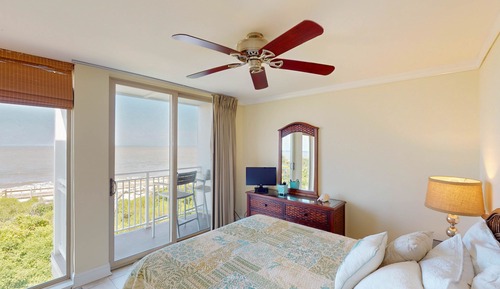 Condo, 2 Bedrooms