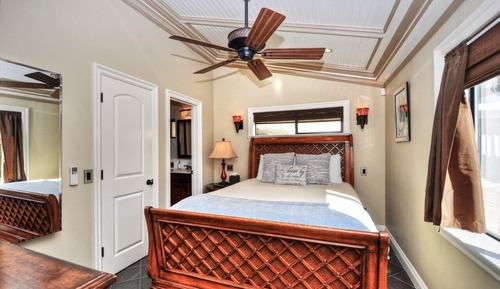 Deluxe Villa, 1 Queen Bed with Sofa bed, Balcony, Partial Ocean View