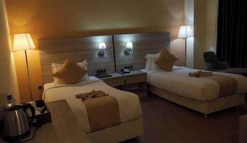 Standard Twin Room