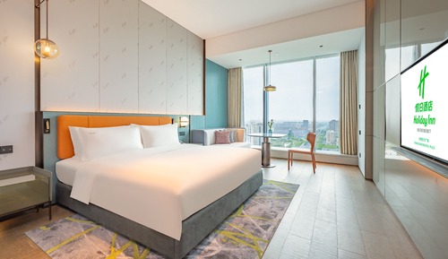 Standard Room, 1 King Bed