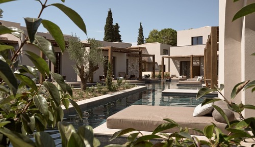 Junior Suite with Shared Pool