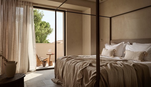 Elite Suite with Hot Tub and Partial Sea View