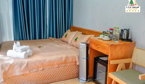 Bungalow Container With Garden View