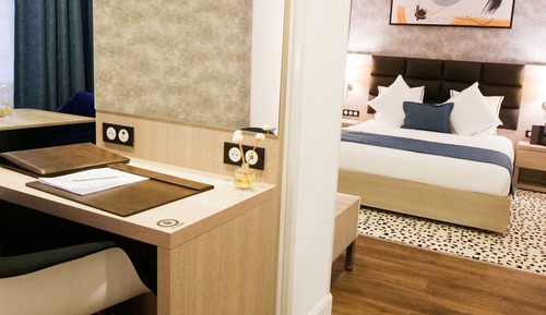 Family Room, Multiple Beds, Non Smoking, City View