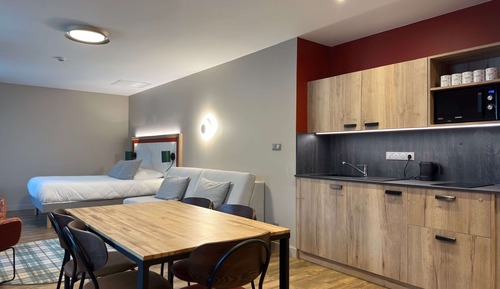 Family Apartment, 1 Queen Bed, Non Smoking, Kitchenette (with Single Sofabed;with Sofabed)