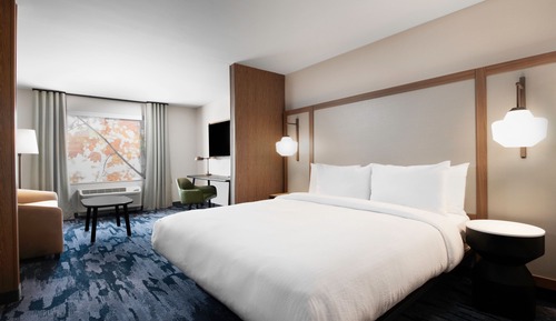 Suite, 1 King Bed with Sofa bed, Non Smoking (Mobility Accessible, Tub)