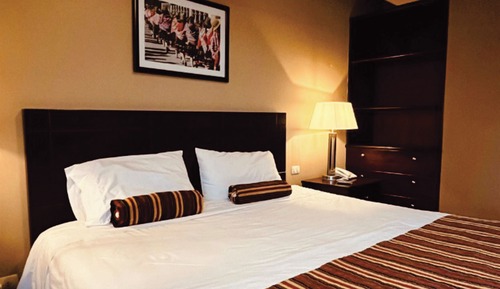 Standard Room, 1 King Bed, Private Bathroom