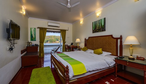 Premium Double Room, 1 Double Bed, Balcony, River View