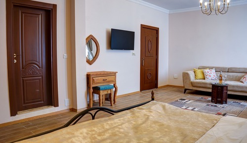 Family Room, Multiple Beds, Courtyard View, Garden Area