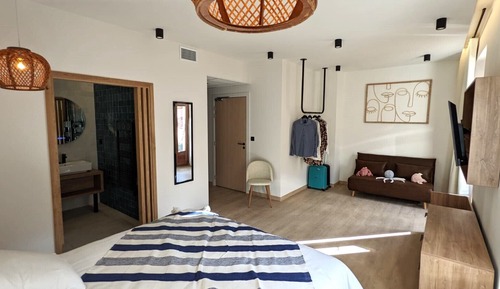 Family Room, 1 Bedroom (Intense)