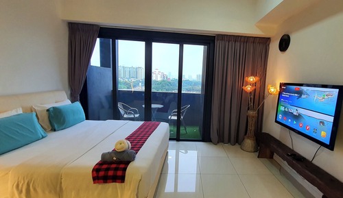 Business Studio, City View, Lakeside