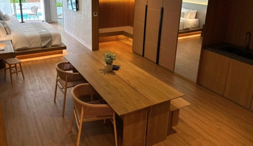 Grand Corner Pool Access