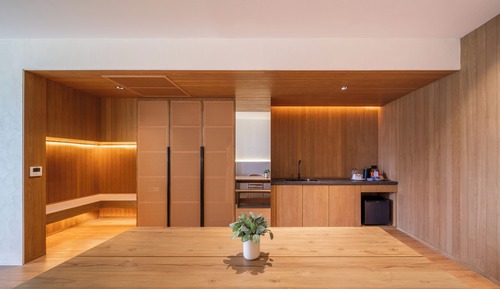 Grand Corner Pool View