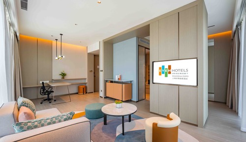 Suite, 1 Bedroom (Power Room)