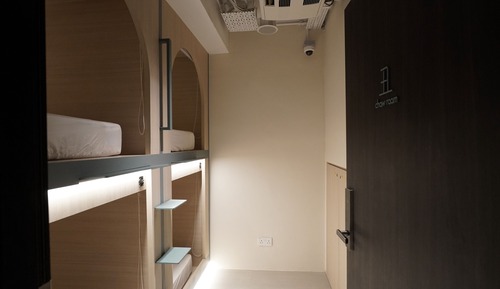 Private Room with 4 Single Capsules