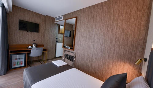 Deluxe Single Room