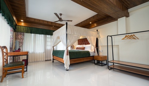 Premium Suite with Balcony