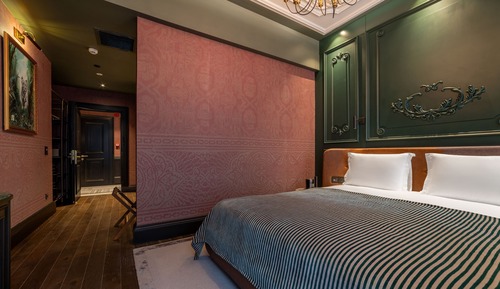 Deluxe Room, 1 Queen Bed