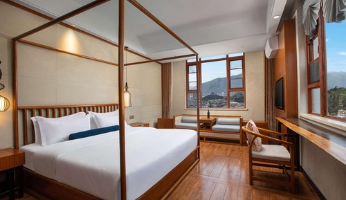 Room, 1 King Bed, Non Smoking, Lake View