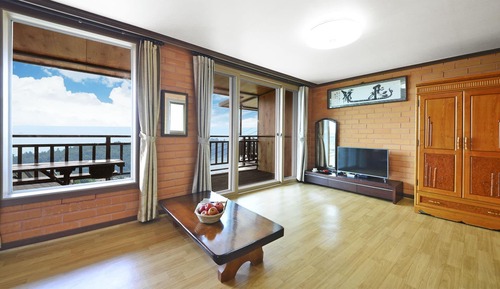 Basic Room, 1 Bedroom (A202(Oceanview))