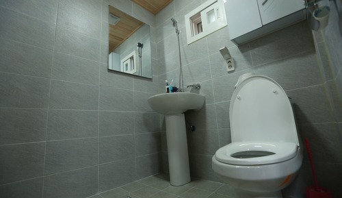 Room (13 Equilibrium)