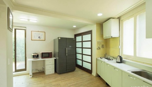 Room (Narcissus (Ondol))